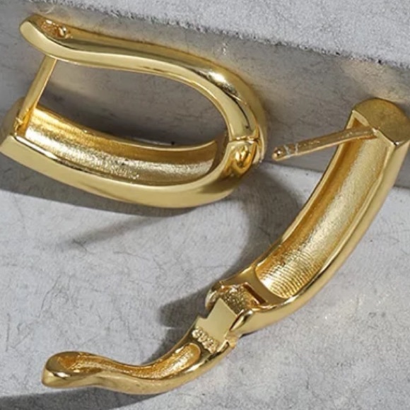 ⚡️Insta gold plated U-Shape earrings - Picture 6 of 6